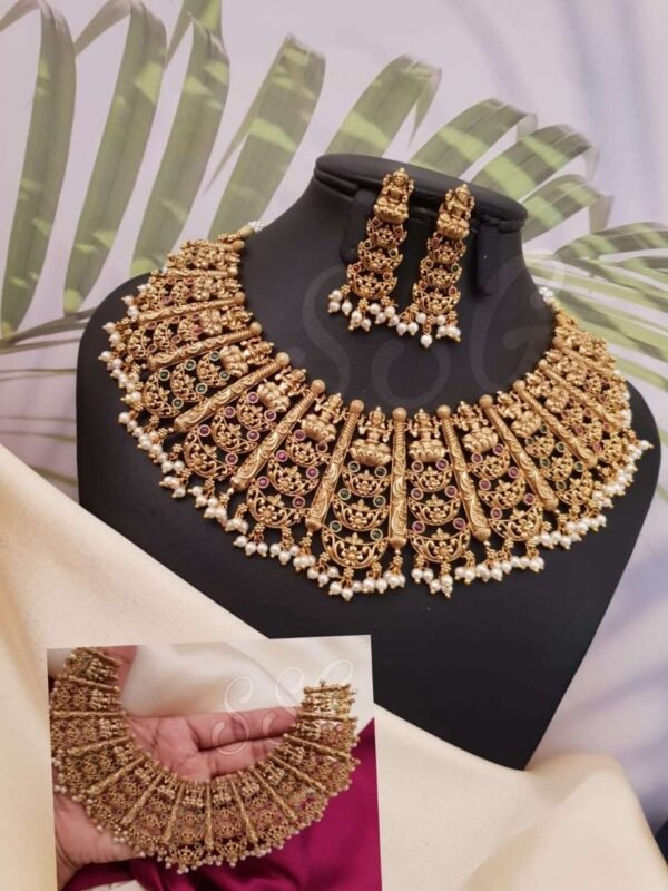 Elegant and stylish necklace for women – perfect for any occasion.